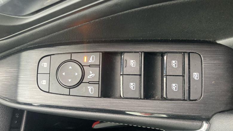 Nissan Qashqai 1.3 DiG-T MH N-Connecta 5dr Petrol Hatchback